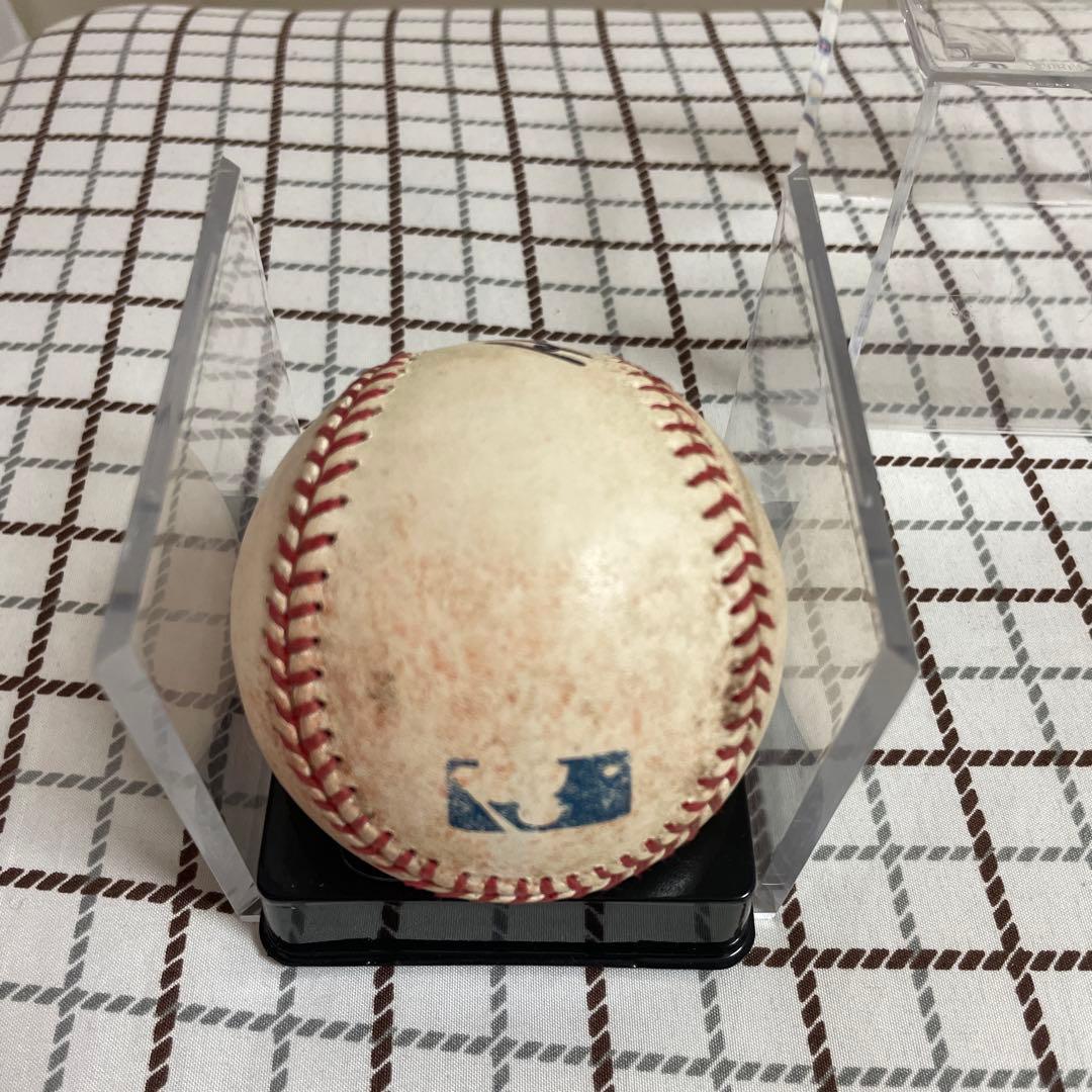 松井秀喜サインボール。2003年のニューヨーク・ヤンキース対シカゴ・カブスの試合