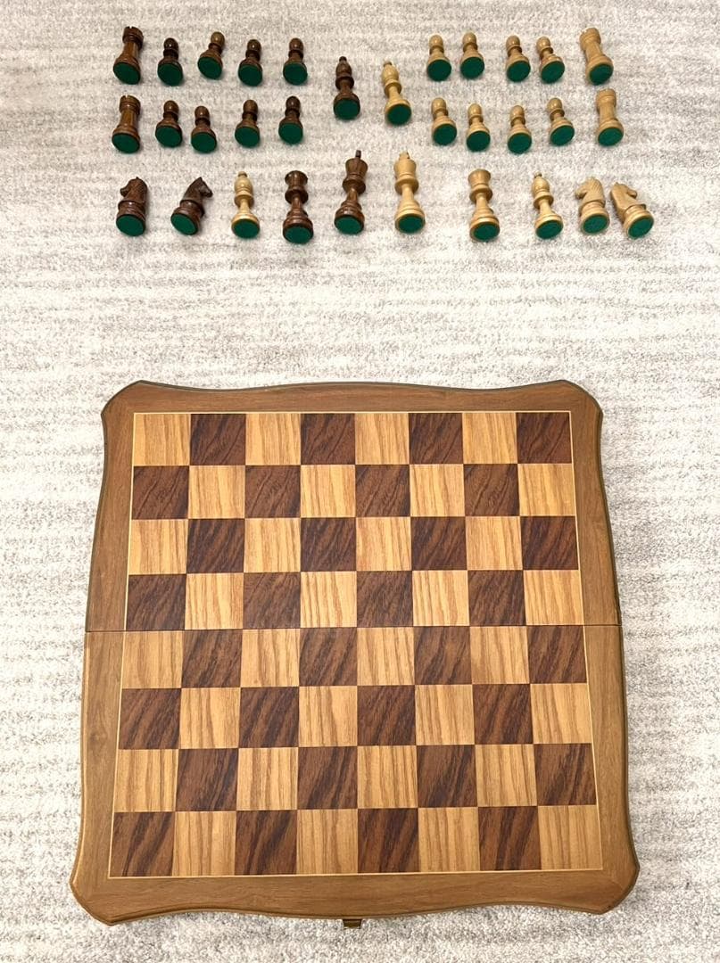 ドイツ製 手作り 木製 折畳み ドイツのアンティーク店で購入♪ チェス盤　 美品