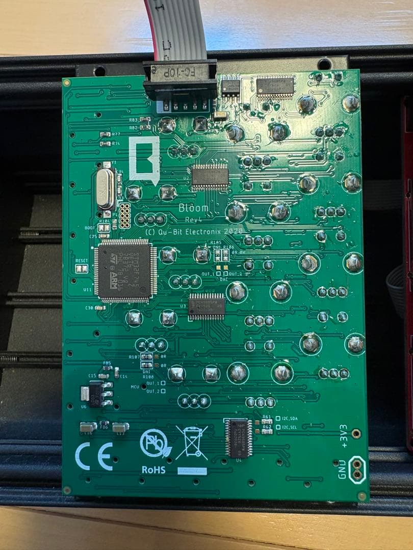QU-BIT Bloom モジュラーシンセサイザー