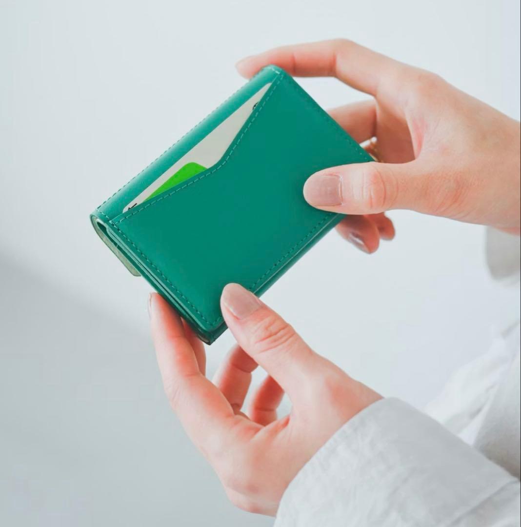 手のひらサイズの本革財布　KURASHI&Trips PUBLISHING