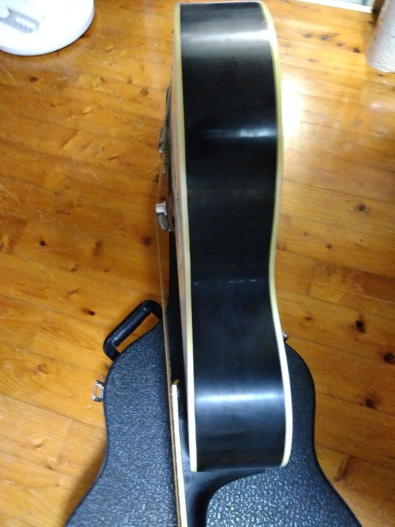 ギター loar LH-300
