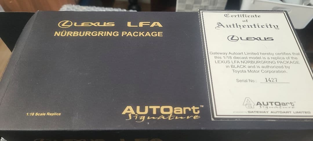 ミニカー AUTOart 1/18 LFA nur