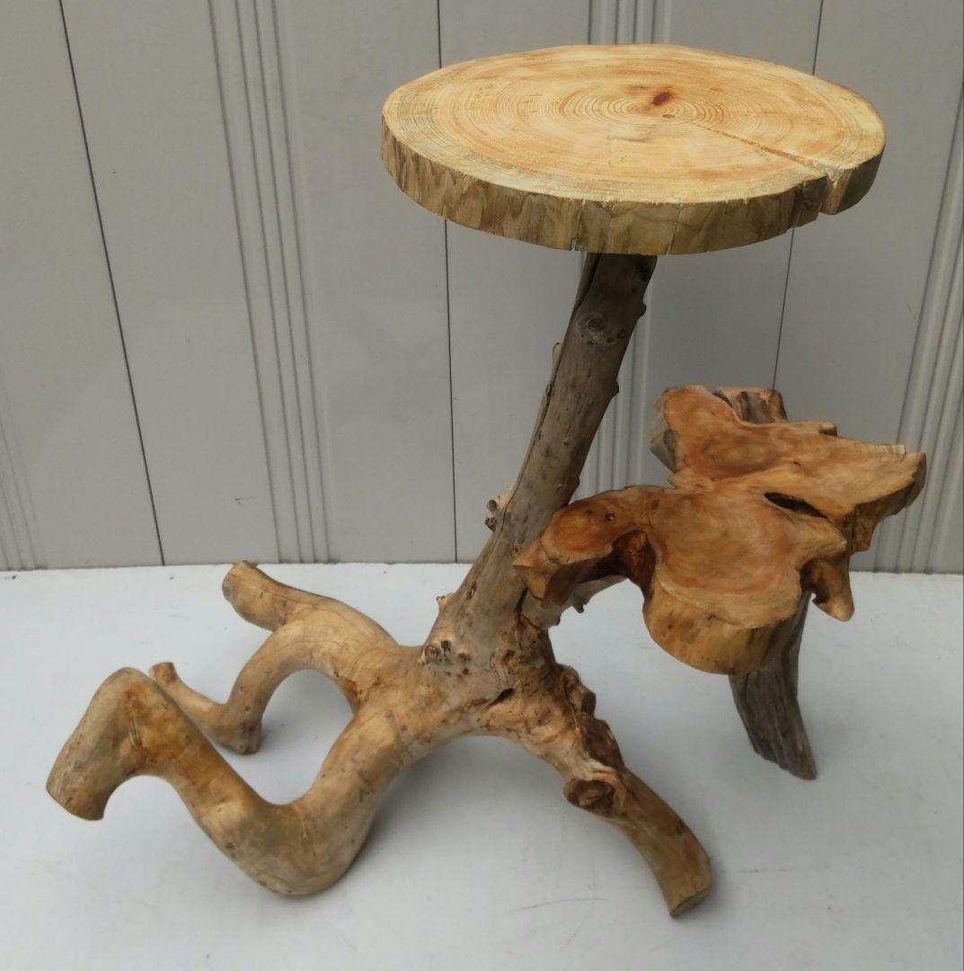 流木を使った天然素材のキャットタワー