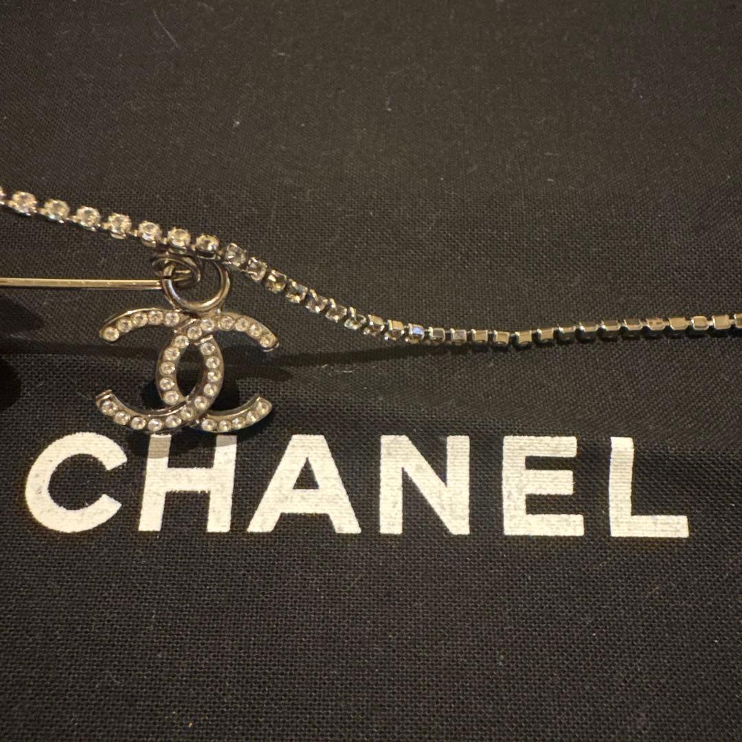 新品❤️CHANEL 安全ピンブローチ　ココマーク　ダブルピンメタル