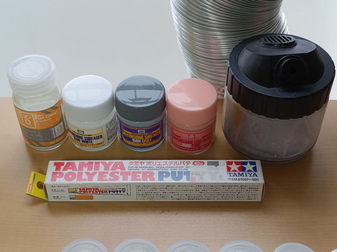 プラモデル用塗料、製作工具、他
