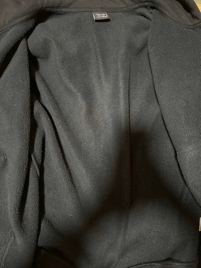 Stussy ブラック ジップパーカー