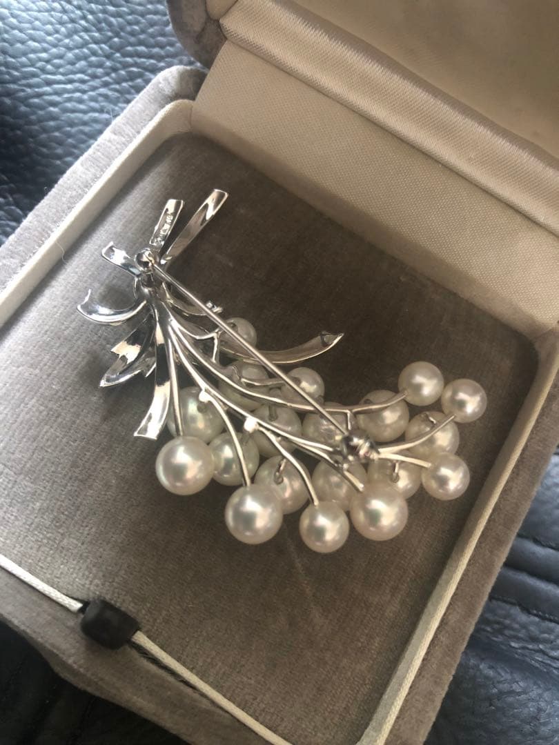 Mikimoto ミキモト真珠 K14WGブローチ あこや真珠　ぶどうモチーフ