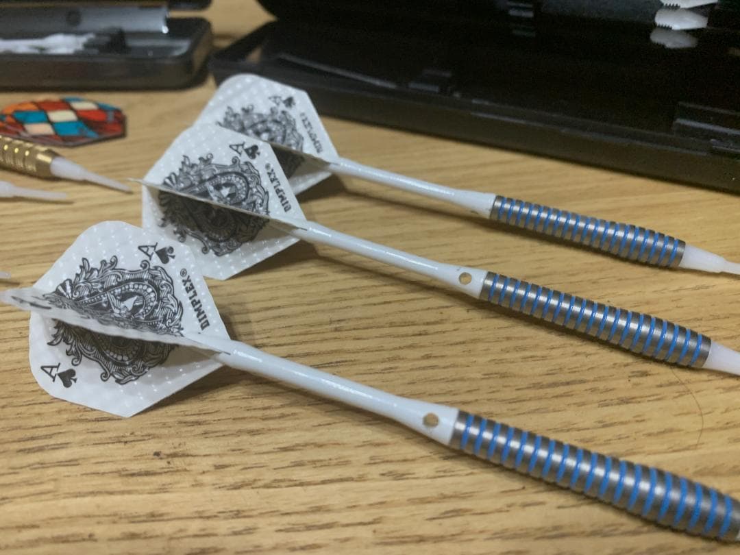 スマホ・タブ連動ダーツGRAN BOARD dash　ボード・スタンド・バレル