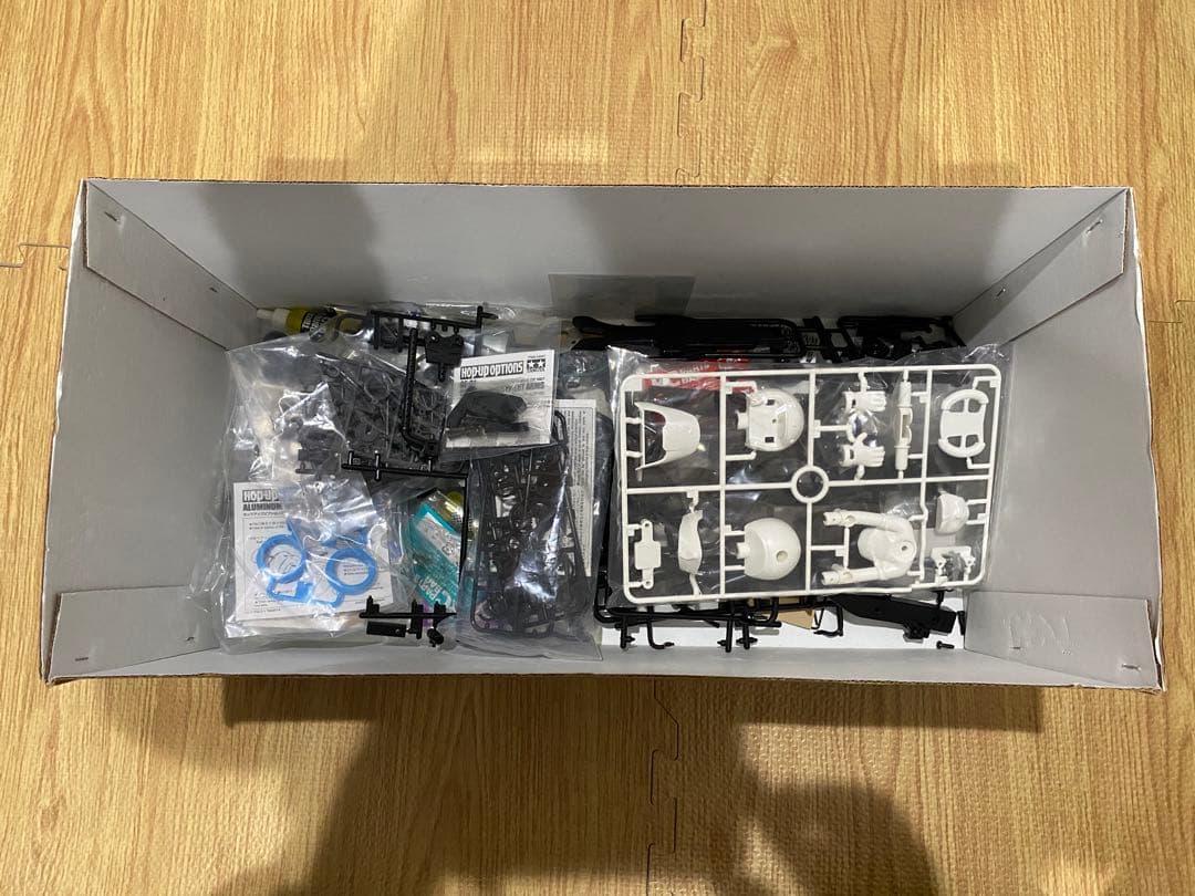 タミヤ　GF-01　コミカルアバンテ　オプション多数　ラジコン