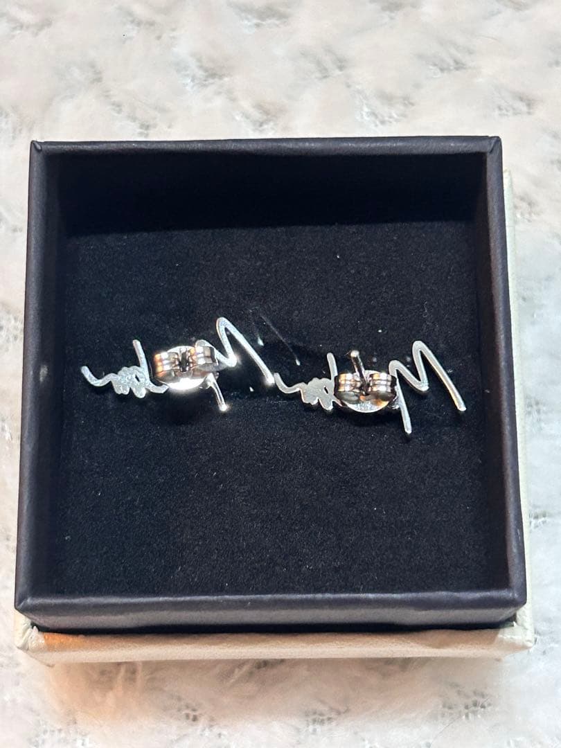 おまとめ中ASTROムンビンネームピアス