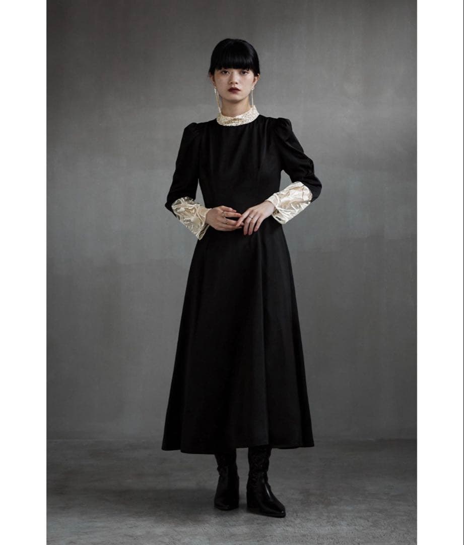 etoll. バック刺繍フレアドレス