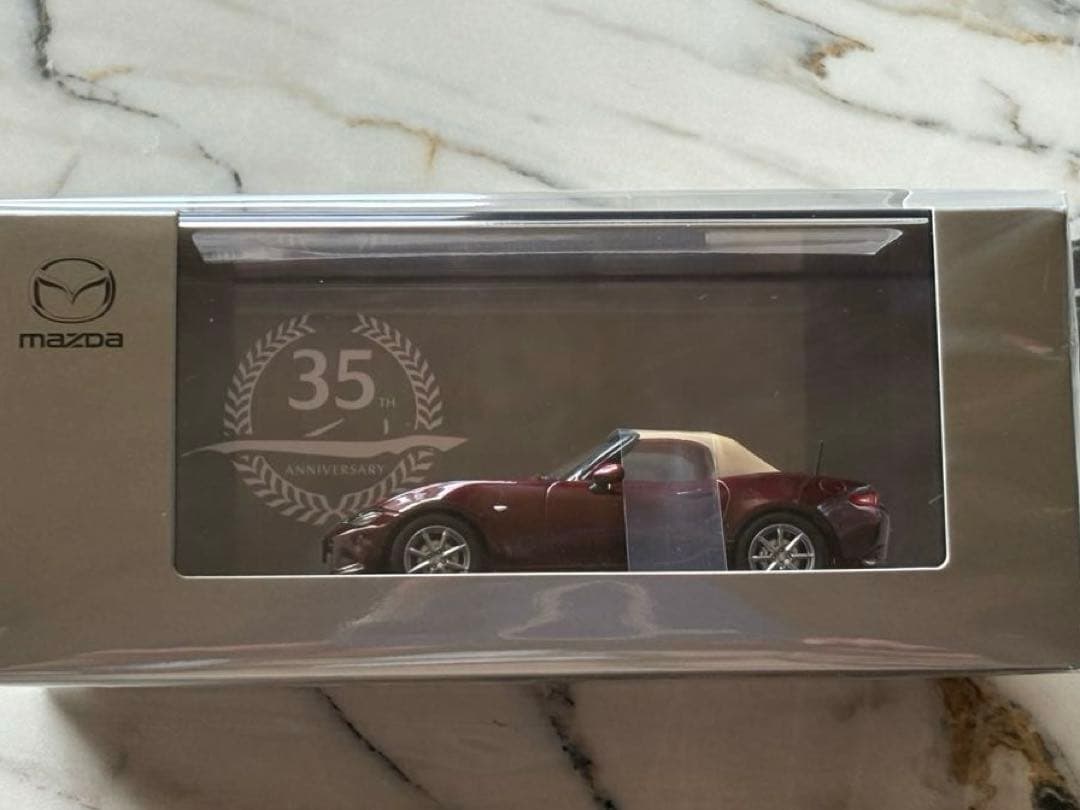 マツダロードスター35周年記念車1/43ミニカー未開封