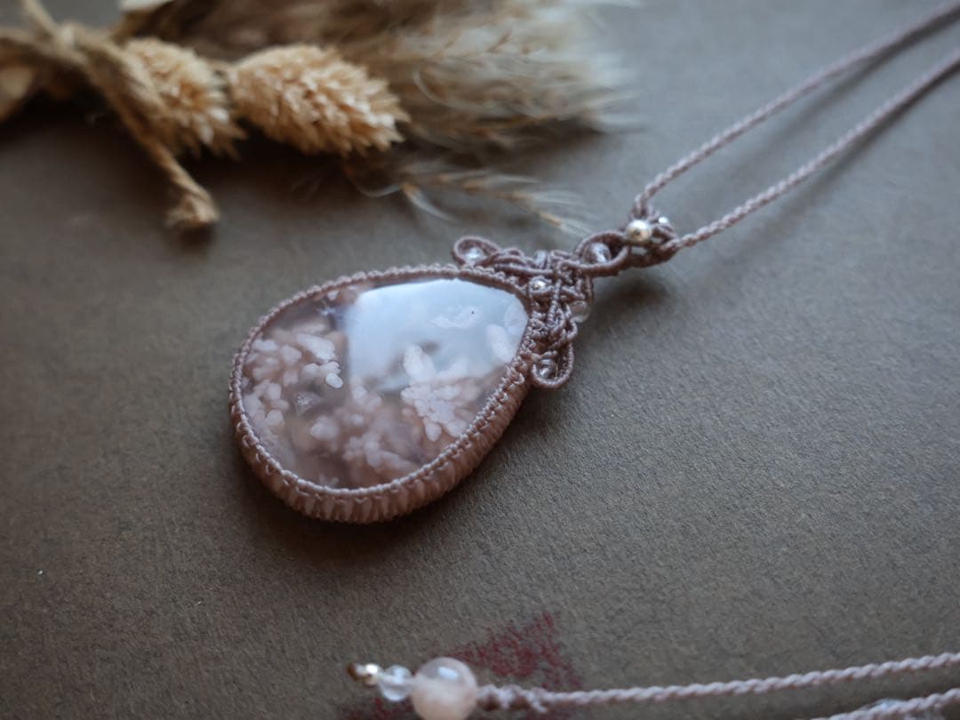 J*s様 パープルマイカ　マクラメ　ネックレス 桜瑪瑙ネックレス