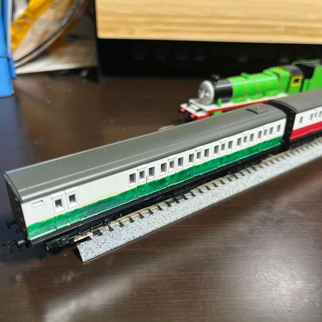 ヘンリー Nゲージ 赤い客車　緑の客車　セット