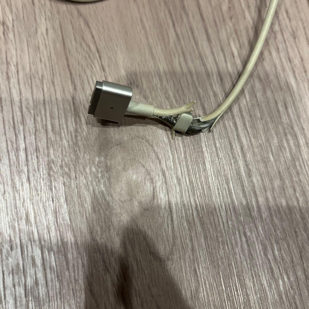 ジャンク品　Apple MacBook 1.7GHz i5 充電器付き