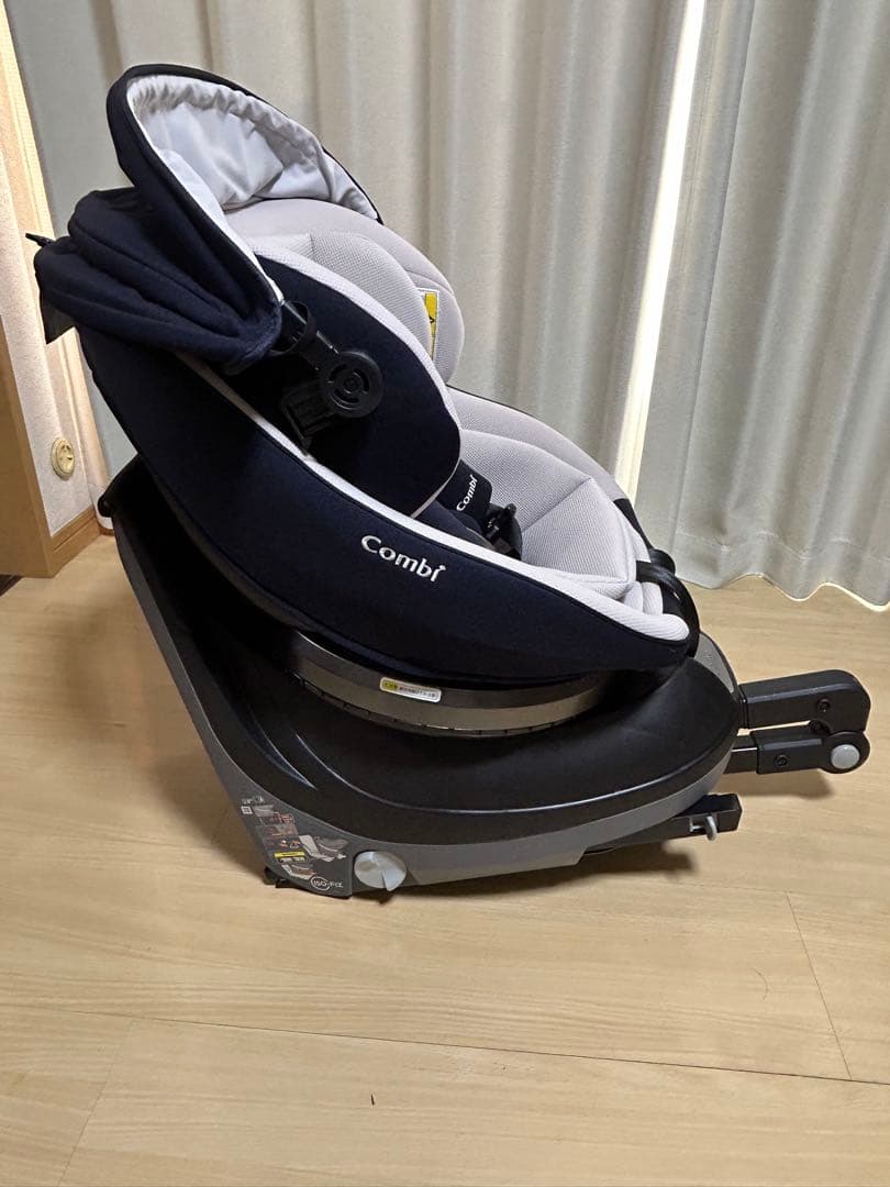 T*様 Combi クルムーブスマートlight ISOFIX ネイビー