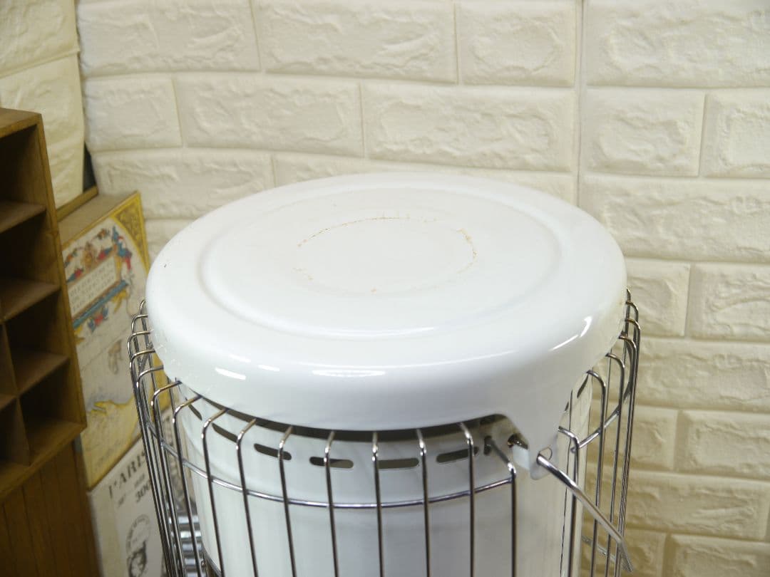 送料無料◆2013年。コロナ　石油ストーブ ホワイト 安全ガード付き