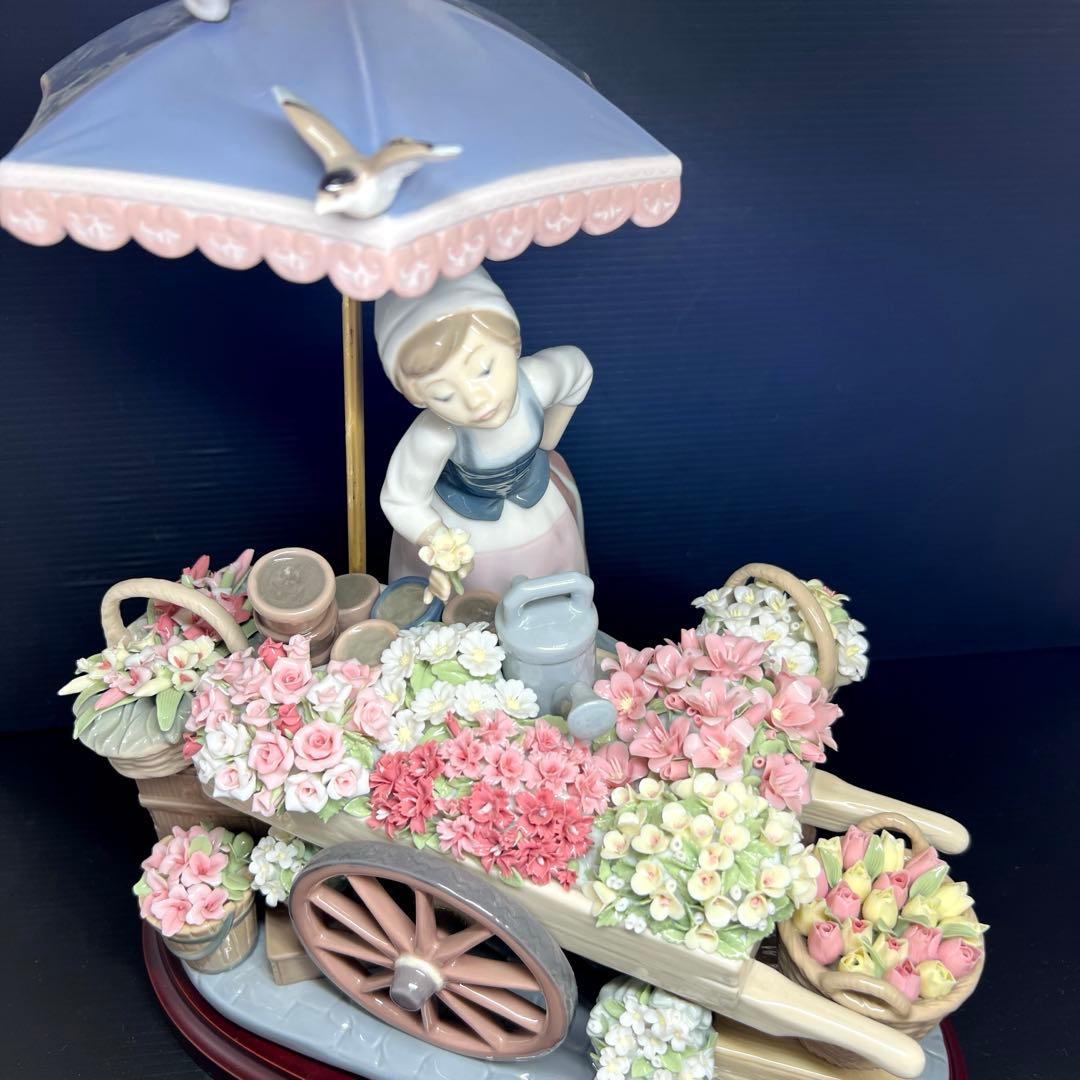 専用リヤドロ　「公園通りの花屋さん」最大高さ約30.5㎝　東Y7-1202☆1F