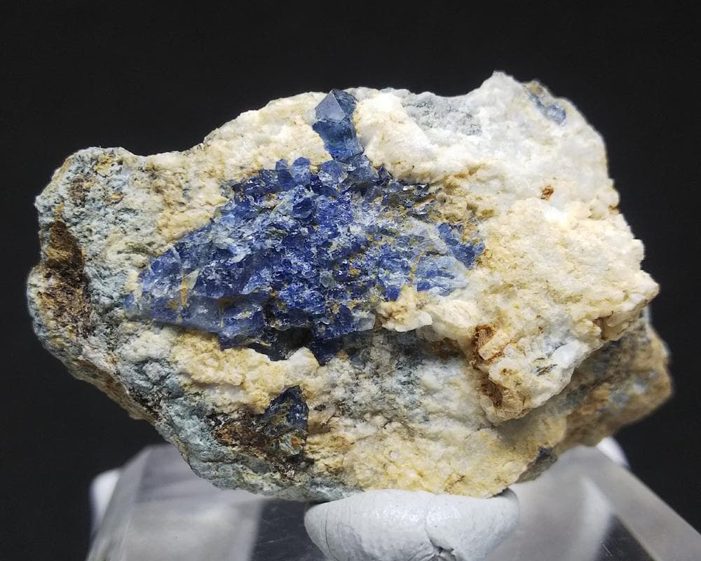 350 ベニトアイト 結晶 原石 母岩付き