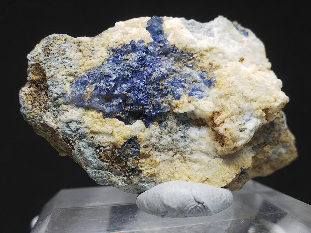 350 ベニトアイト 結晶 原石 母岩付き