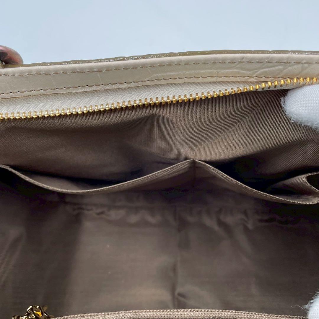 極美品　ロベルタディカメリーノ　ロベルタクラシック　レザーハンドバッグ　イエロー