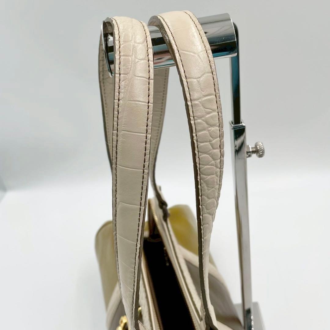 極美品　ロベルタディカメリーノ　ロベルタクラシック　レザーハンドバッグ　イエロー