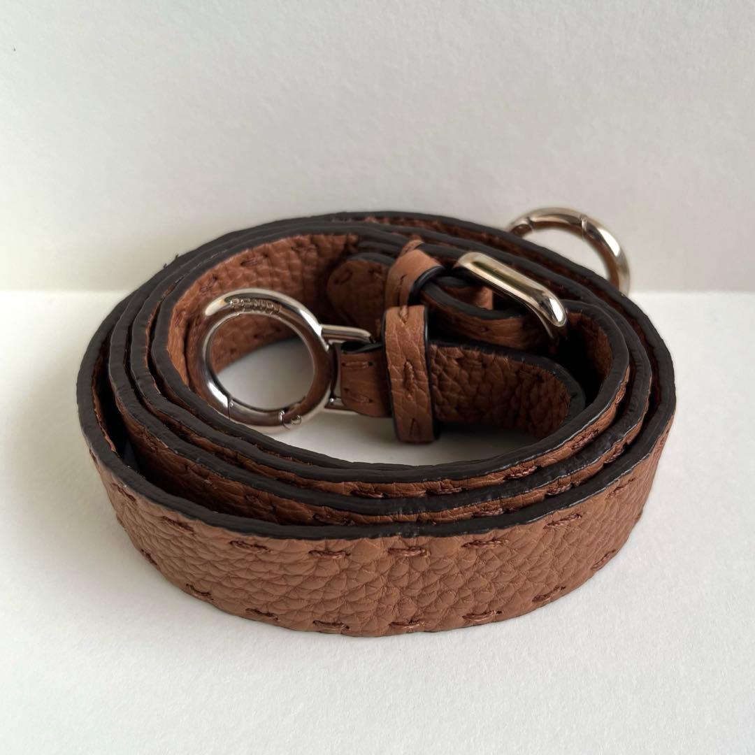 FENDI セレリア ピーカブー ミディアム ブラウン ショルダーバッグ