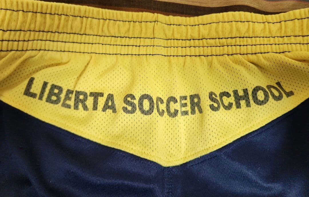 リベルタ　サッカースクール　ユニフォームセット　半袖　短パン　ピステ