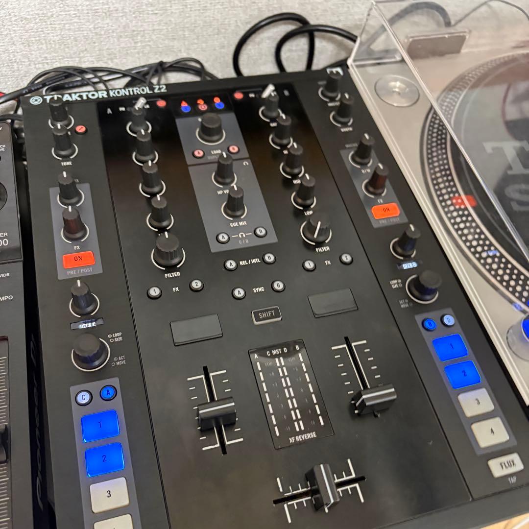 KONTROL Z2 DJミキサー