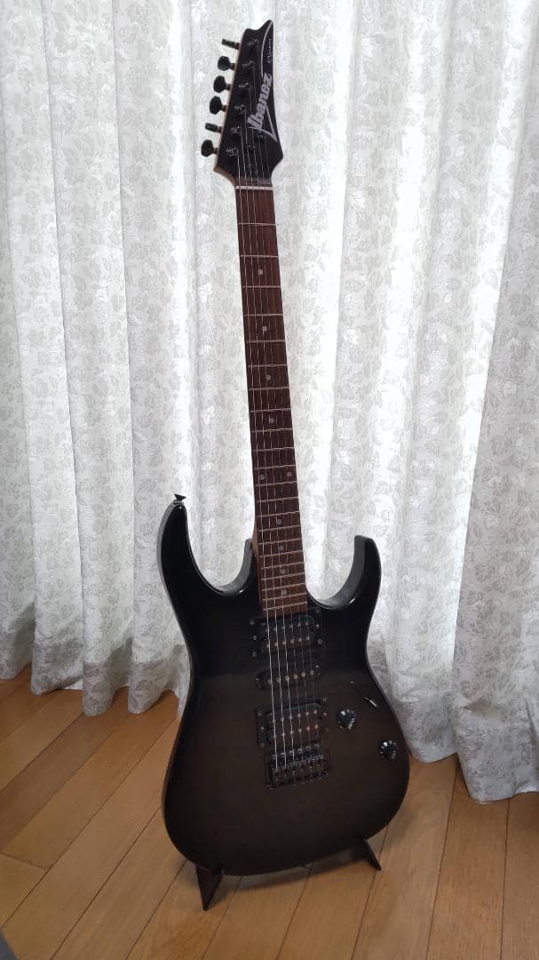 IBANEZアイバニーズ　RX180B　ブラックメイプルトップ　ギター