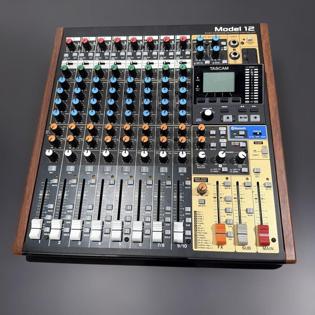 TASCAM Model12 デジタル・レコーディングミキサー 純正ケース付
