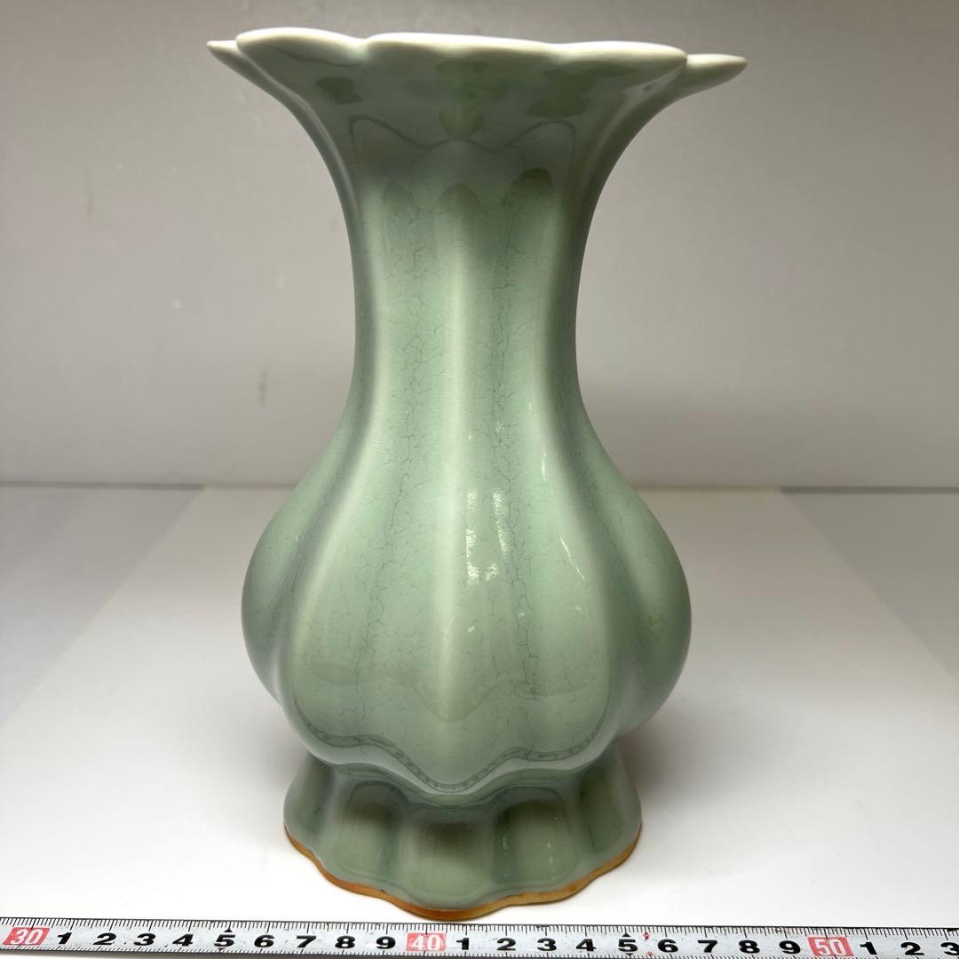 中国竜泉窯　青磁陰刻花入　高さ21.3㎝　東Y7-0804⭐︎2Fトヒト