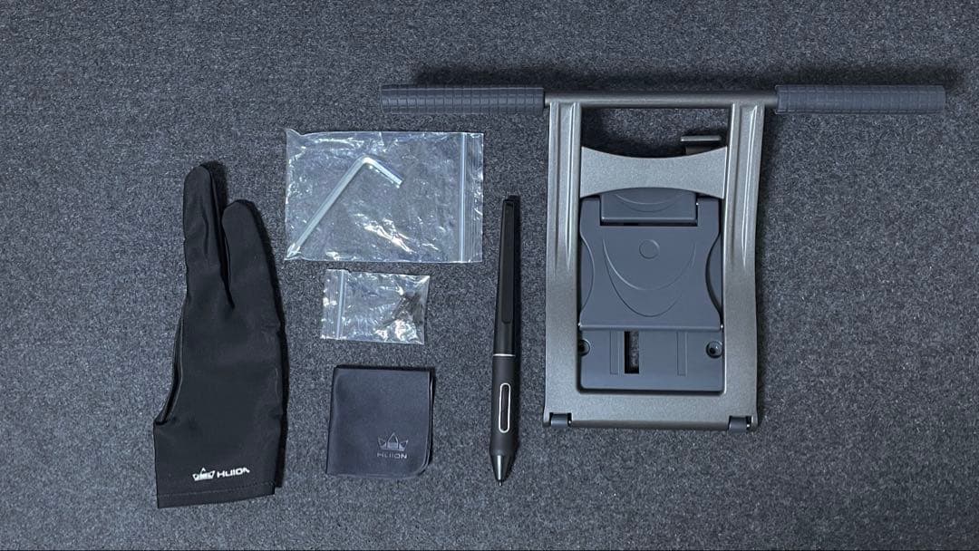 HUION KAMVAS 22 液タブ