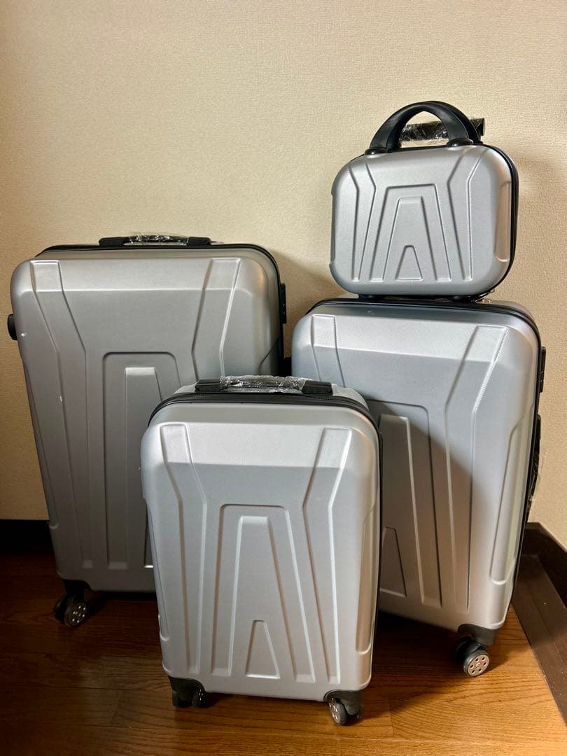 4点セット スーツケース シルバー 在庫処分 旅行 360°の4輪キャスター