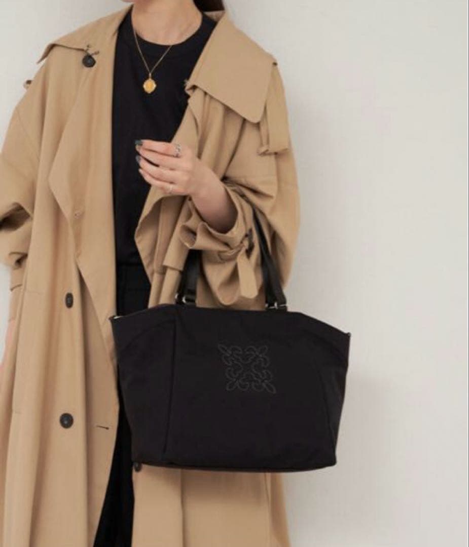 ほぼ未使用ラシット A4入る刺繍2wayバッグ