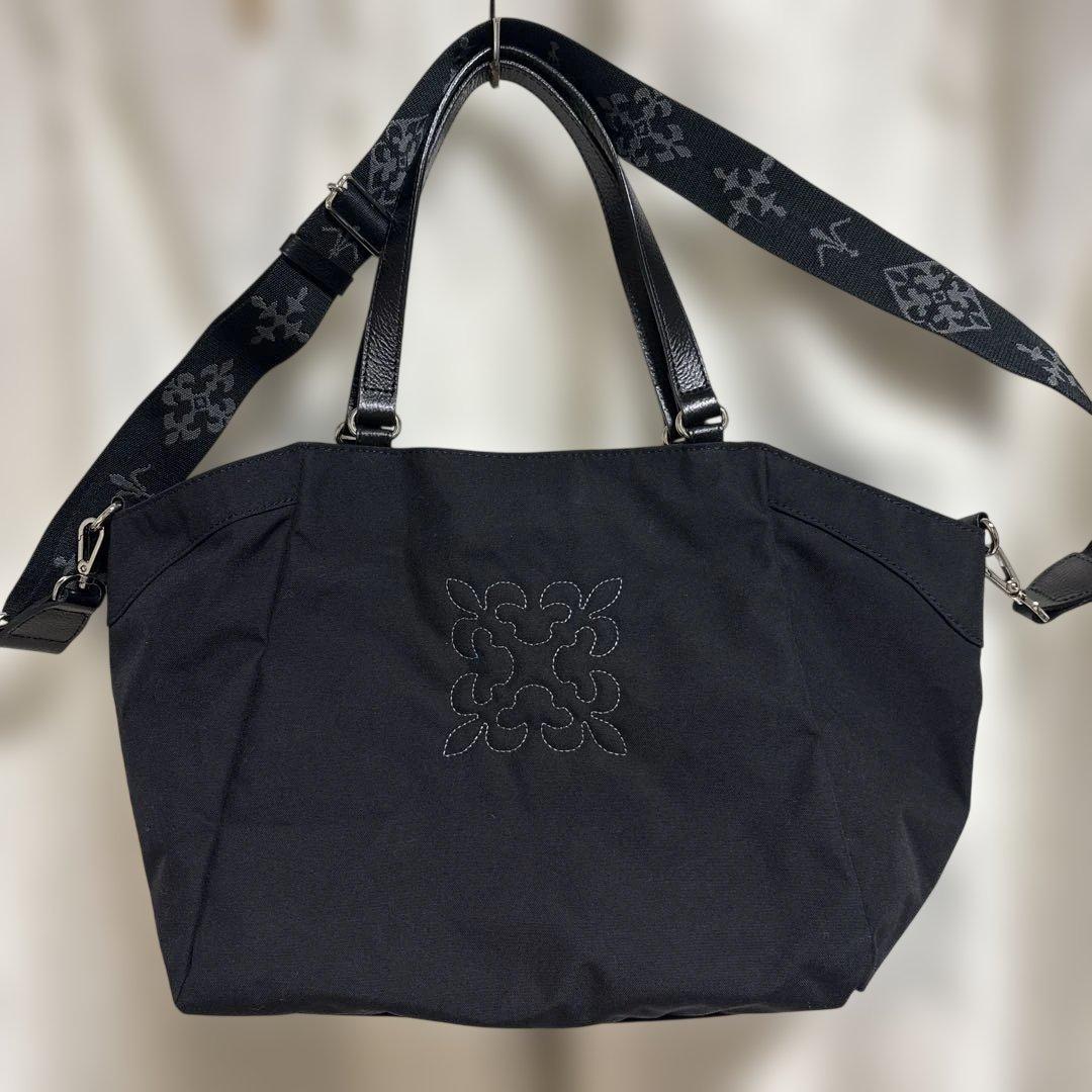 ほぼ未使用ラシット A4入る刺繍2wayバッグ