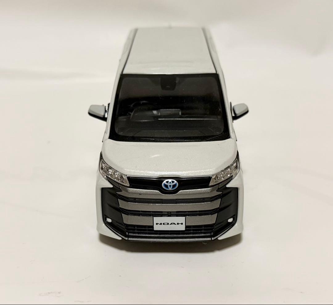 VOXY NOAHカラーサンプル 2台セット