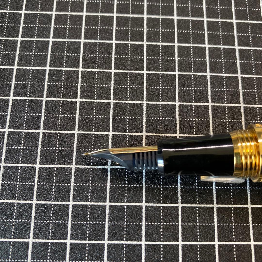 A.D.Dunhill 万年筆　字幅F