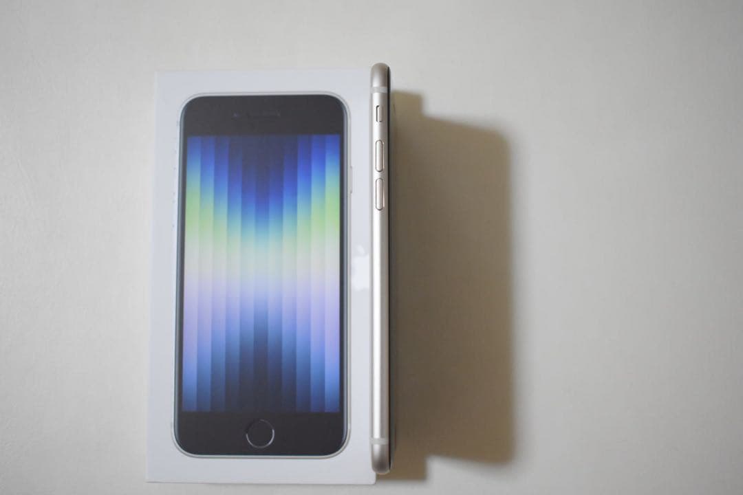 当日発送 新品 iPhone SE 3 スターライト 64gb SIMフリー