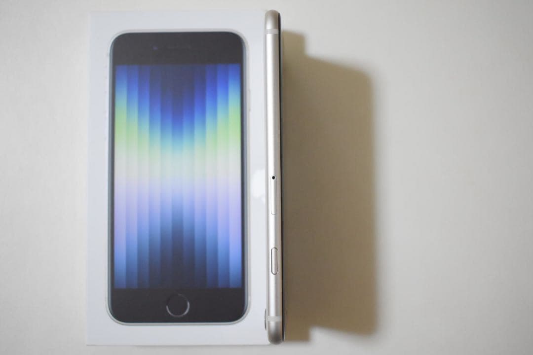 当日発送 新品 iPhone SE 3 スターライト 64gb SIMフリー