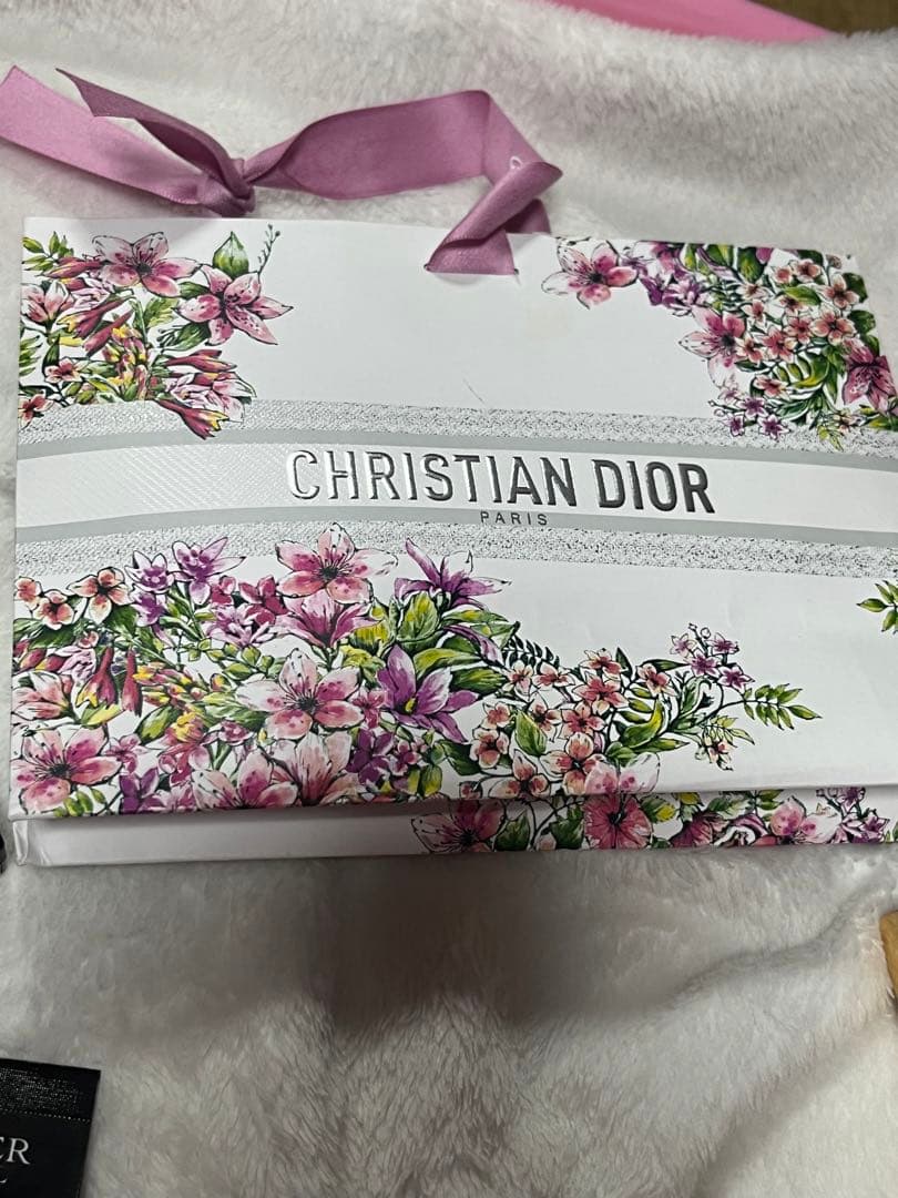 Dior スキン ルージュ ブラッシュ ピンクキルティングケース tutu