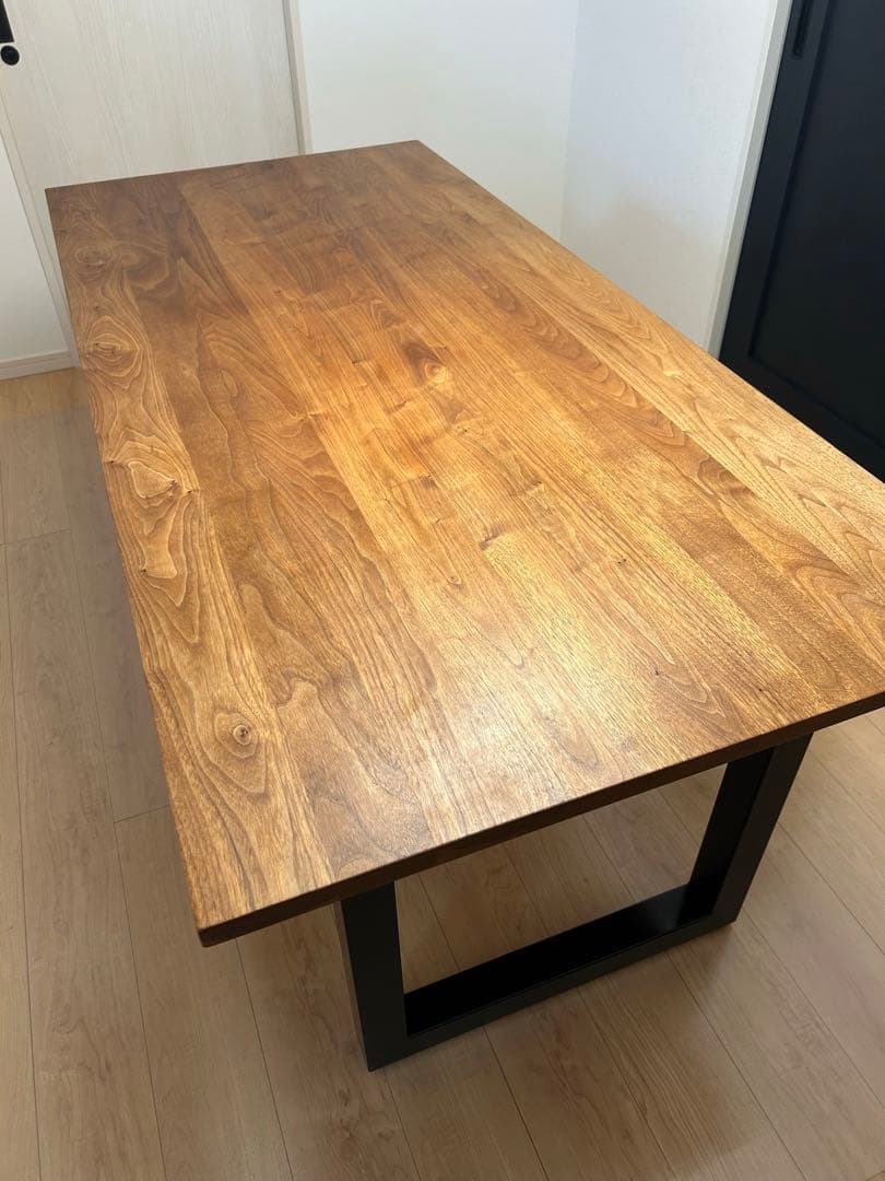 マスターウォール WILDWOOD DINING TABLE アカセ木工