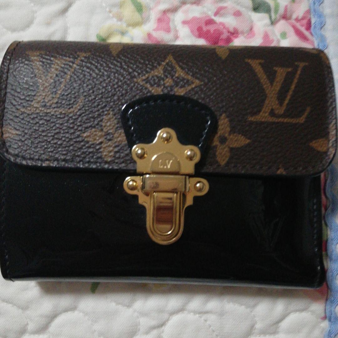 ルイヴィトン三つ折り財布。