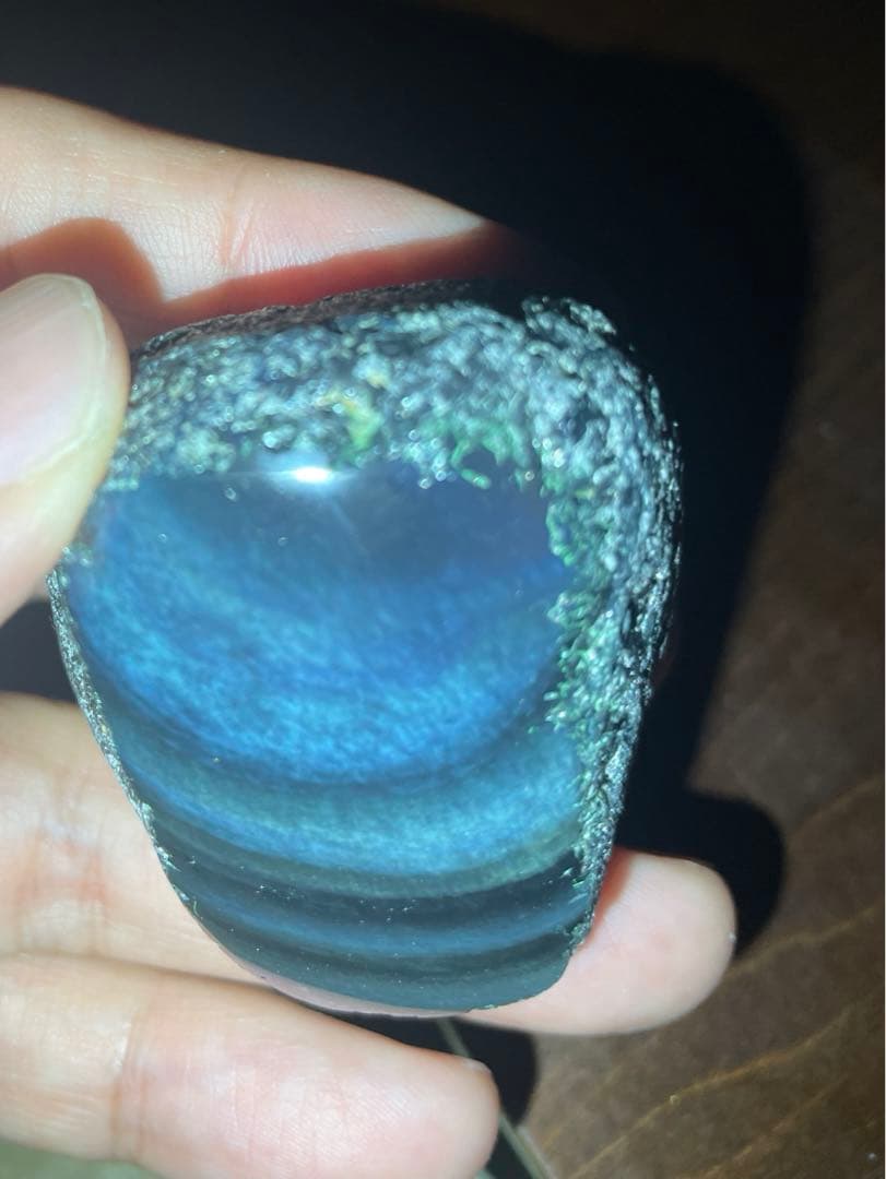 研磨品　十勝石玲瓏　ブルー、グリーンベースレインボーオブシディアン