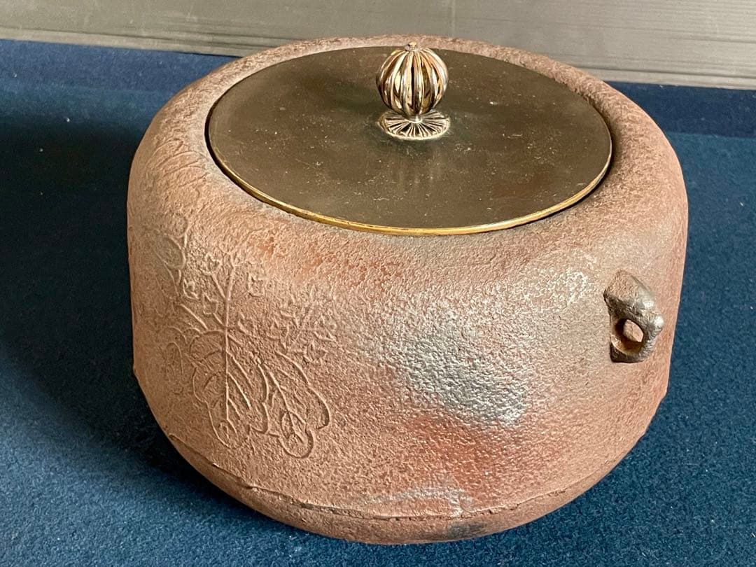 割引❣️「祖」 大國 藤兵衛 政所釜 菊桐地紋 炉釜 共箱 茶道具(1126あ⑤)