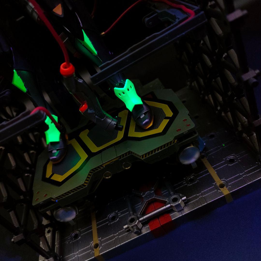 エヴァンゲリオン　初号機　専用拘束兼移動式射出台＋武器格納庫　RG 【全塗装】