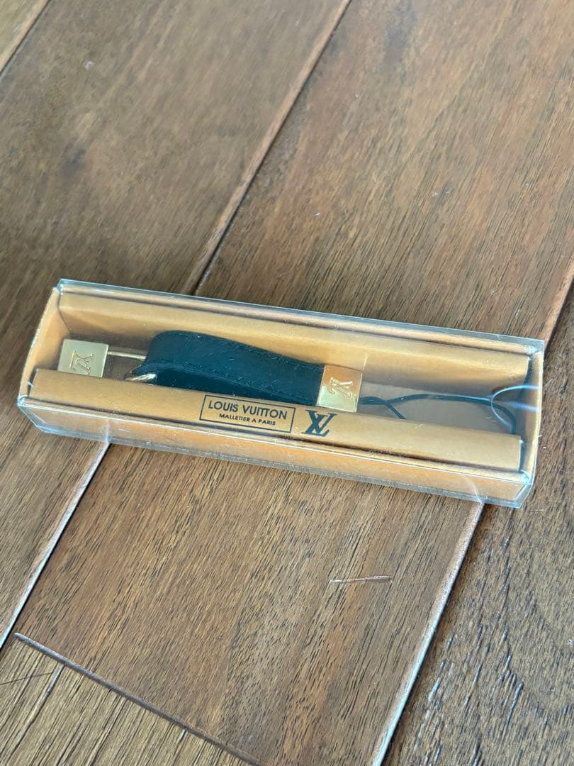 【未使用】LOUIS VUITTON ブラックレザー ストラップ