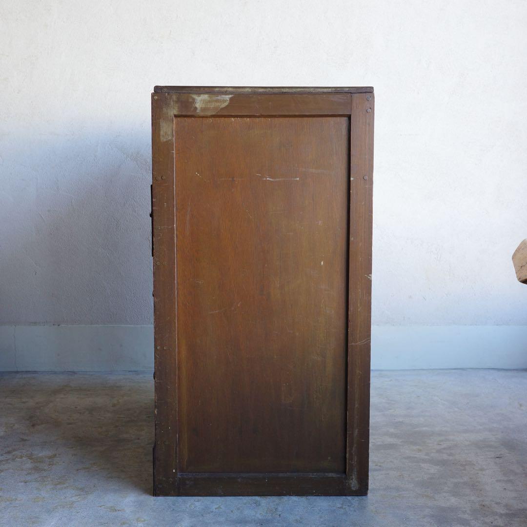 レトロな整理箪笥　チェスト　引出し