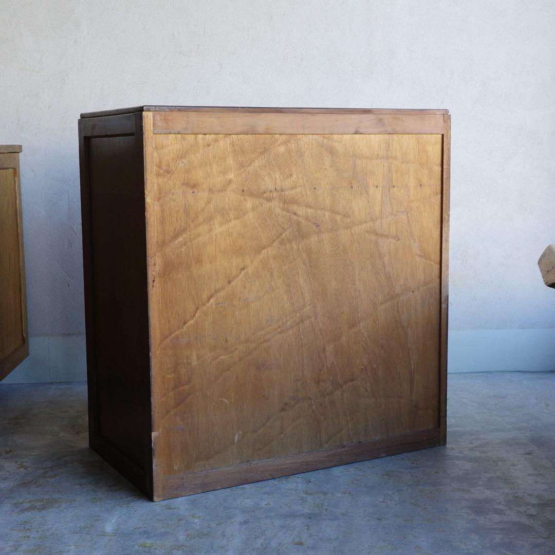 レトロな整理箪笥　チェスト　引出し