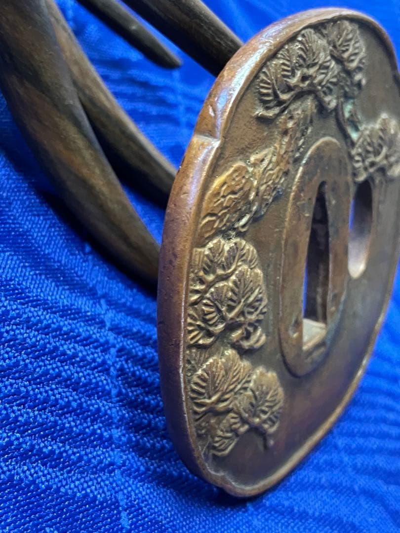 日本刀　刀　鍔　銅製　松の柄